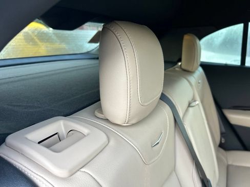 Used 2024 Cadillac XT4 Luxury AWD/4WD image 12