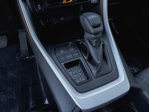 Certified 2025 Toyota RAV4 XLE w/ Convenience Package image 17