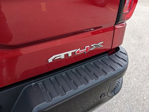 Used 2024 GMC Sierra 1500 AT4X image 9