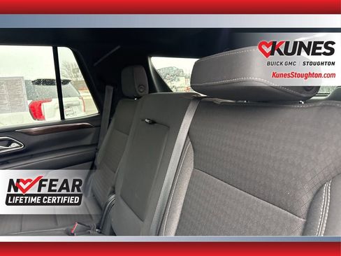 Used 2024 GMC Yukon SLE image 32