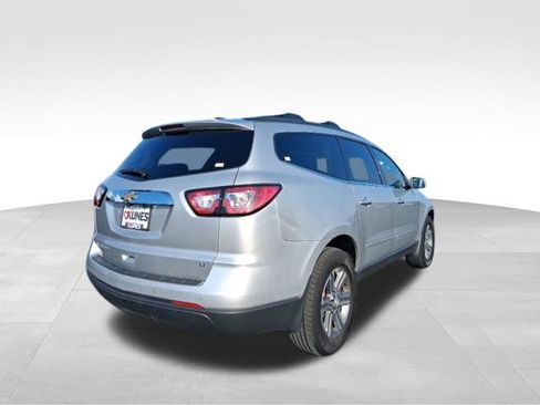 Used 2017 Chevrolet Traverse LT image 8