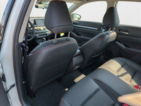 New 2025 Nissan Altima 2.5 SR image 16