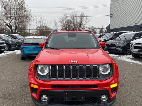 Used 2019 Jeep Renegade Latitude FWD image 3