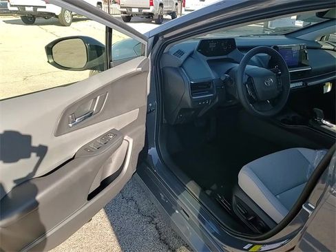 Used 2026 Toyota Prius XLE image 9