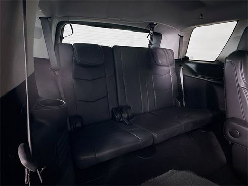 Used 2020 Cadillac Escalade Premium Luxury image 35