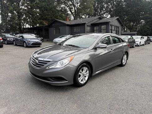 Used 2014 Hyundai Sonata GLS w/ Popular Equipment Group 2 FWD image 2