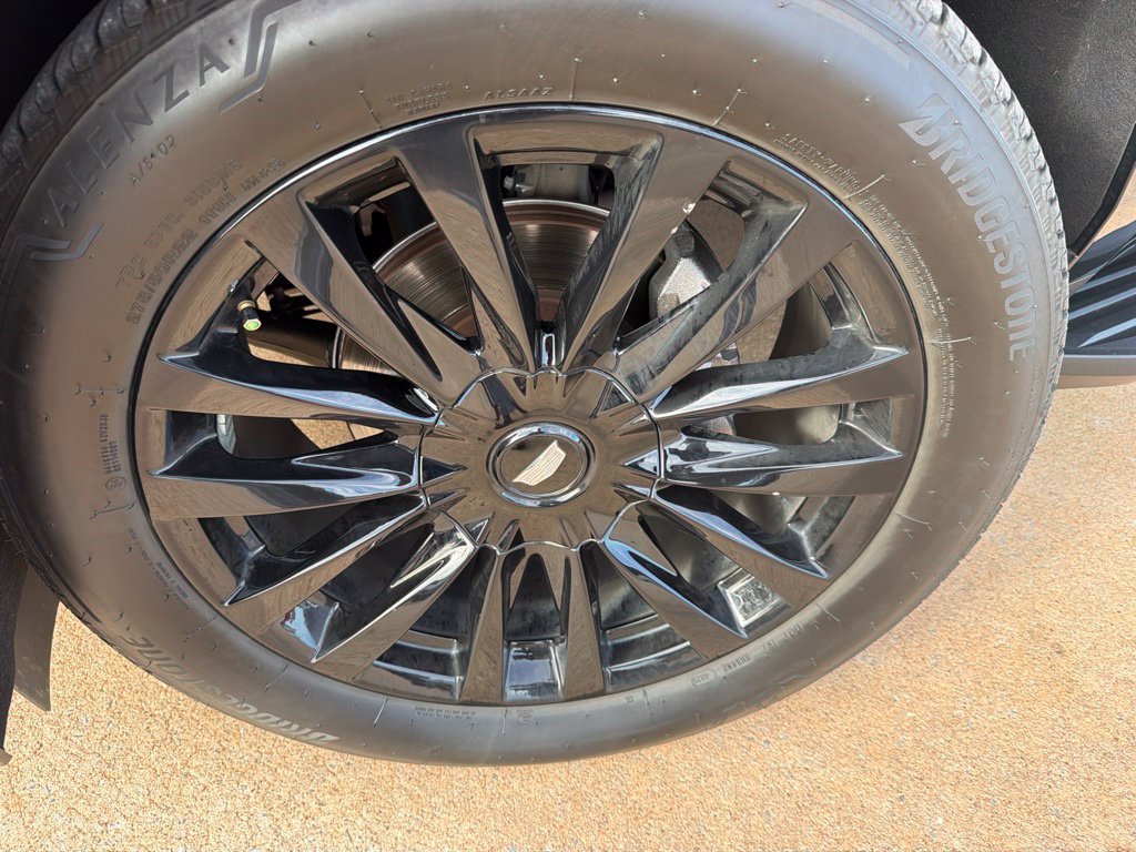 Used 2023 Cadillac Escalade Premium Luxury w/ Performance Package AWD/4WD image 6