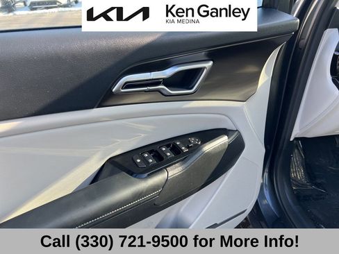 Certified 2025 Kia Sportage EX image 27