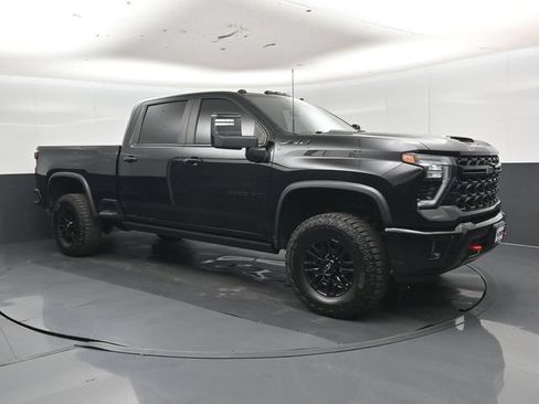 Used 2024 Chevrolet Silverado 2500 ZR2 w/ Technology Package AWD/4WD image 33