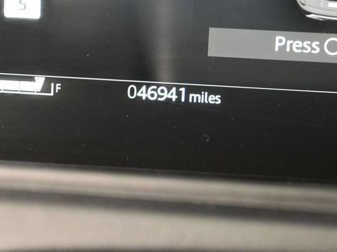 Used 2025 Land Rover Range Rover Velar Dynamic SE AWD/4WD image 33