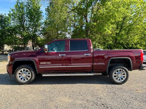 Used 2016 GMC Sierra 2500 SLT w/ All-Terrain HD Package AWD/4WD image 2