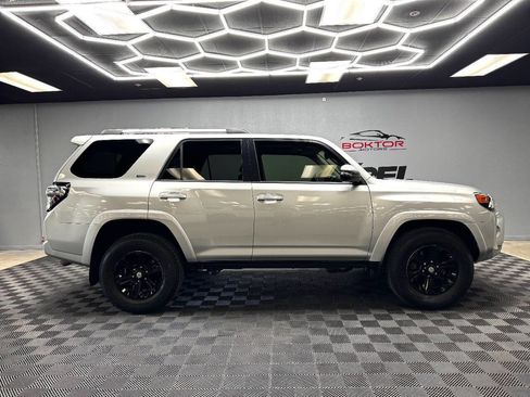 Used 2020 Toyota 4Runner SR5 Premium image 15