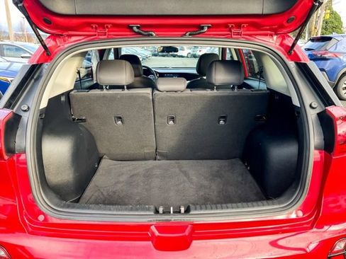 Certified 2022 Kia Niro LX image 9