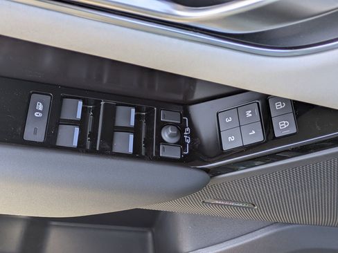 New 2026 Land Rover Range Rover Velar Dynamic SE AWD/4WD image 18
