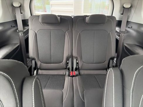 Used 2022 Jeep Grand Cherokee L Laredo w/ Luxury Tech Group I AWD/4WD image 24