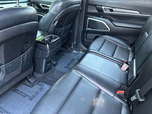 Used 2022 Kia Telluride LX AWD/4WD image 11