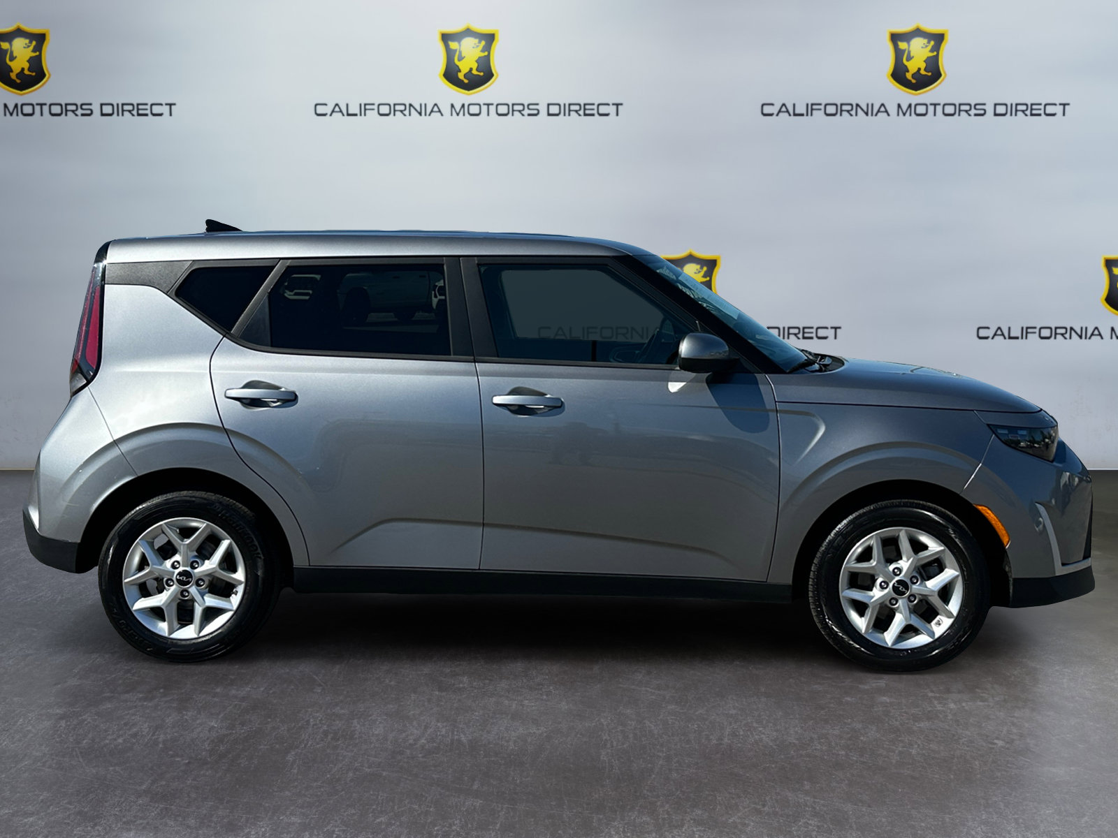 Used 2024 Kia Soul LX w/ LX Technology Package FWD image 6