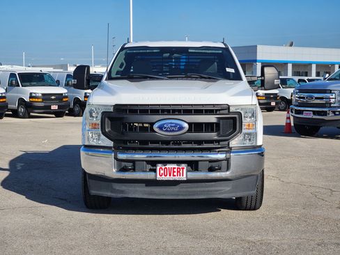 Used 2022 Ford F250 XL w/ Power Equipment Group AWD/4WD image 2