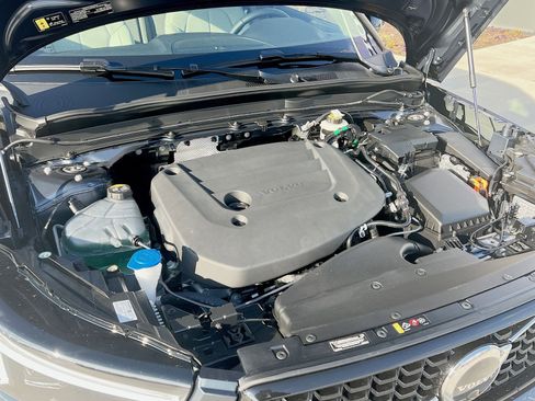 New 2026 Volvo XC40 B4 Plus w/ Protection Package Premier image 27