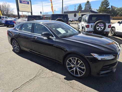 Used 2017 Volvo S90 T6 Momentum w/ Vision Package image 26