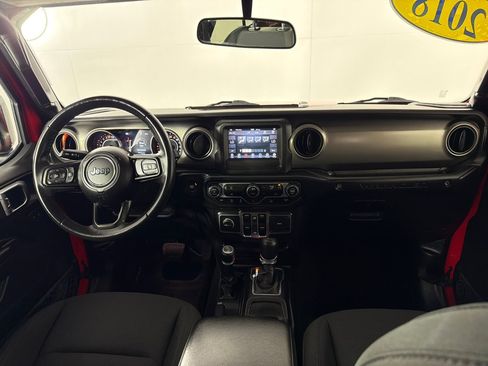 Used 2018 Jeep Wrangler Unlimited Sport S AWD/4WD image 24