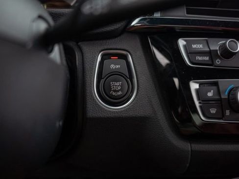 Used 2018 BMW M3 RWD image 19