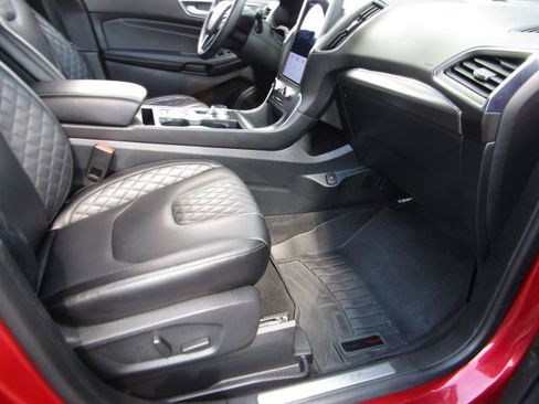 Used 2024 Ford Edge Titanium AWD/4WD image 9