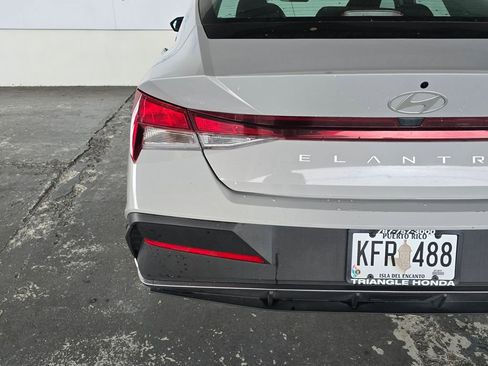Used 2024 Hyundai Elantra SE image 25