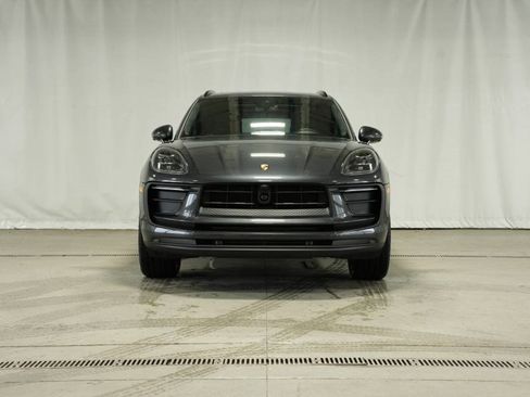 Used 2025 Porsche Macan image 10