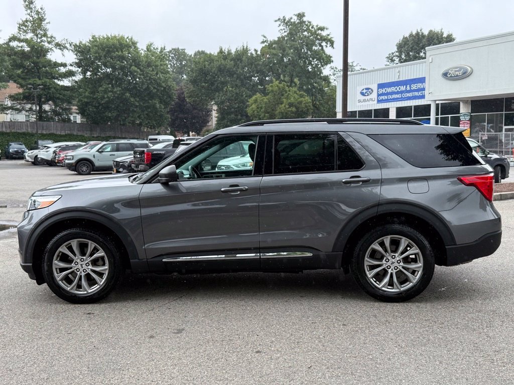 Used 2023 Ford Explorer XLT w/ Equipment Group 202A AWD/4WD image 5