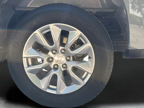 Used 2025 Chevrolet Silverado 1500 Custom AWD/4WD image 33
