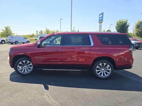 New 2025 Chevrolet Suburban Premier image 14