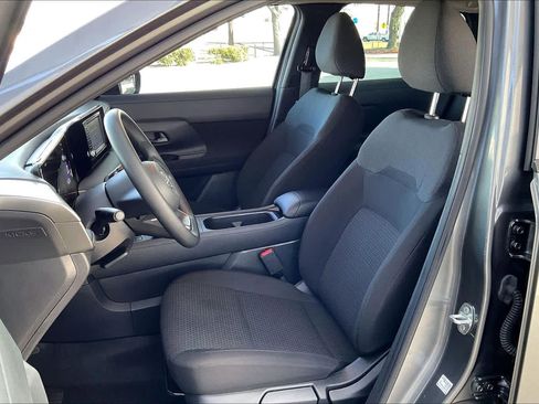 Used 2025 Nissan Kicks S w/ Charging Package image 12