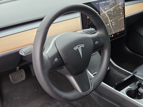 Used 2020 Tesla Model 3 Standard Range Plus RWD image 20