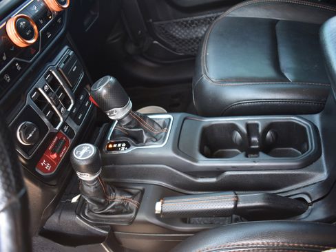 Used 2023 Jeep Gladiator Mojave w/ LED Lighting Group AWD/4WD image 20