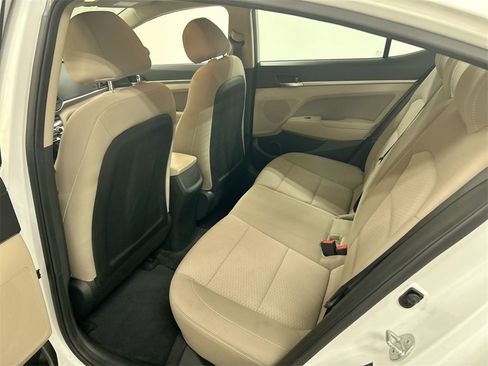 Used 2020 Hyundai Elantra SEL image 19