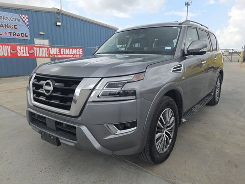 Used 2021 Nissan Armada SL w/ Captain's Chairs Package image 3