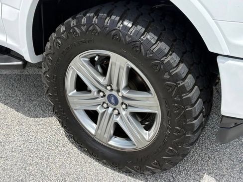 Used 2019 Ford F150 XLT w/ Equipment Group 302A Luxury AWD/4WD image 9
