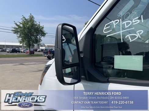 New 2023 Ford E-Transit Medium Roof image 12