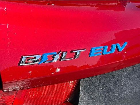Certified 2023 Chevrolet Bolt EUV LT w/ Convenience Package image 11