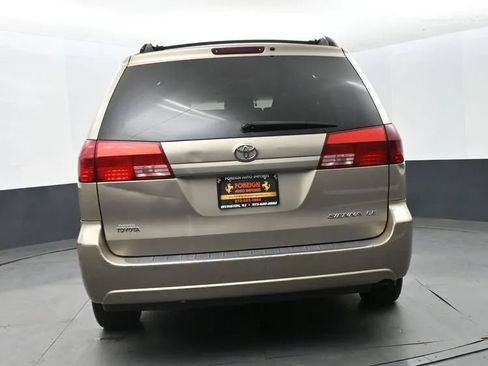 Used 2004 Toyota Sienna LE FWD image 8