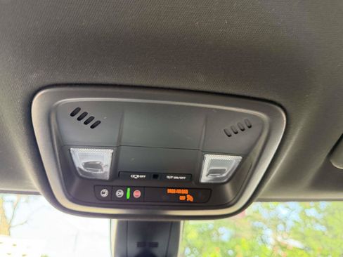 Used 2023 Chevrolet Traverse LS AWD/4WD image 29