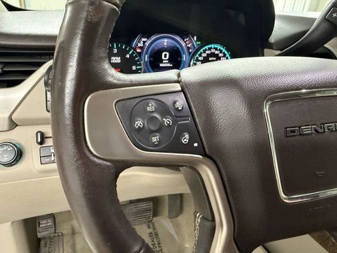 Used 2018 GMC Yukon XL Denali AWD/4WD image 19