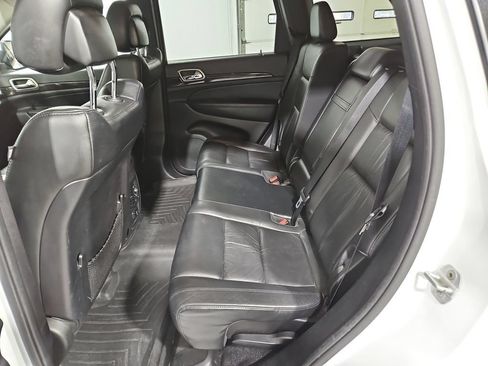 Used 2013 Jeep Grand Cherokee Laredo AWD/4WD image 26