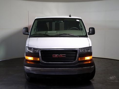 Used 2024 GMC Savana 2500 w/ Driver Convenience Package image 9