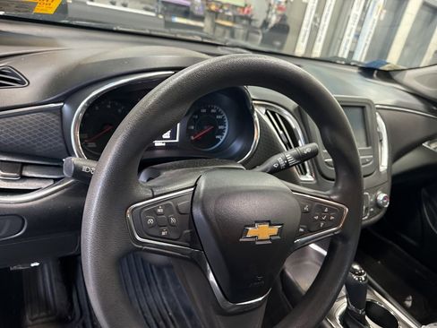 Used 2017 Chevrolet Malibu LT w/ LPO, Convenience Package 2 image 15