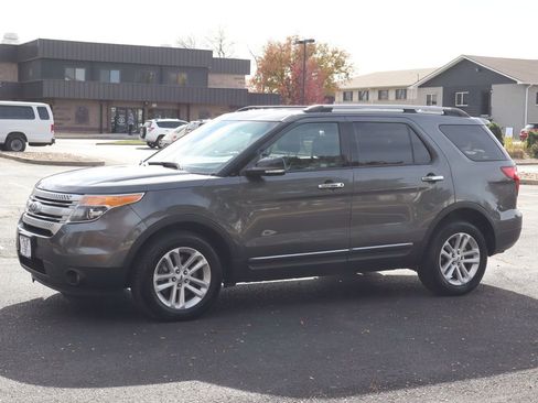 Used 2015 Ford Explorer XLT w/ Equipment Group 202A image 10