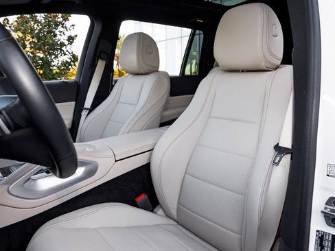 Used 2025 Mercedes-Benz GLS 450 4MATIC image 22