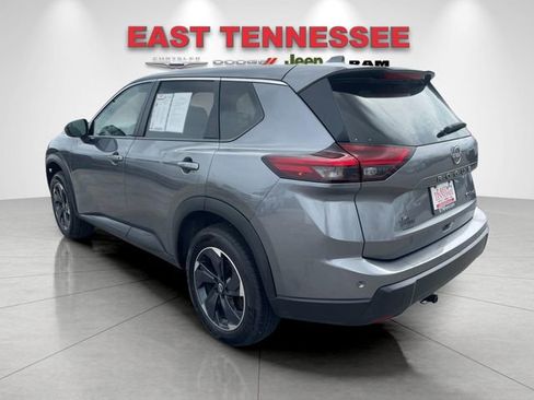 Used 2024 Nissan Rogue SV AWD/4WD image 5