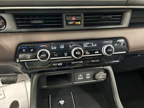 Used 2023 Honda Pilot Elite image 17
